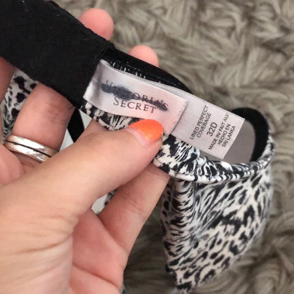 Victoria’s Secret Black White Cheetah Jeweled Bra - Picture 3 of 3